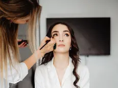Свадебный макияж 2026: тренды, виды и как создать образ